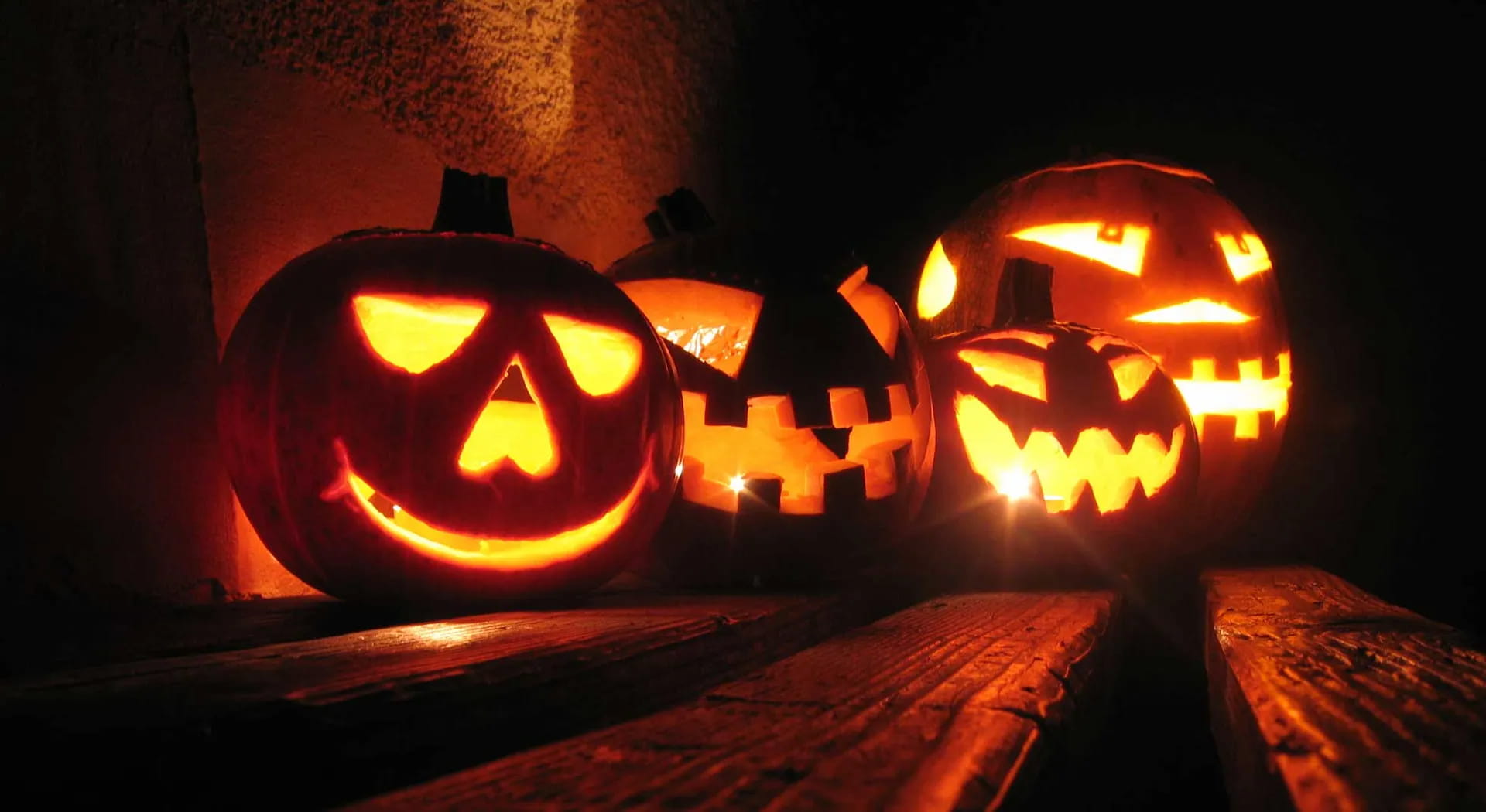 How to carve Halloween pumpkins