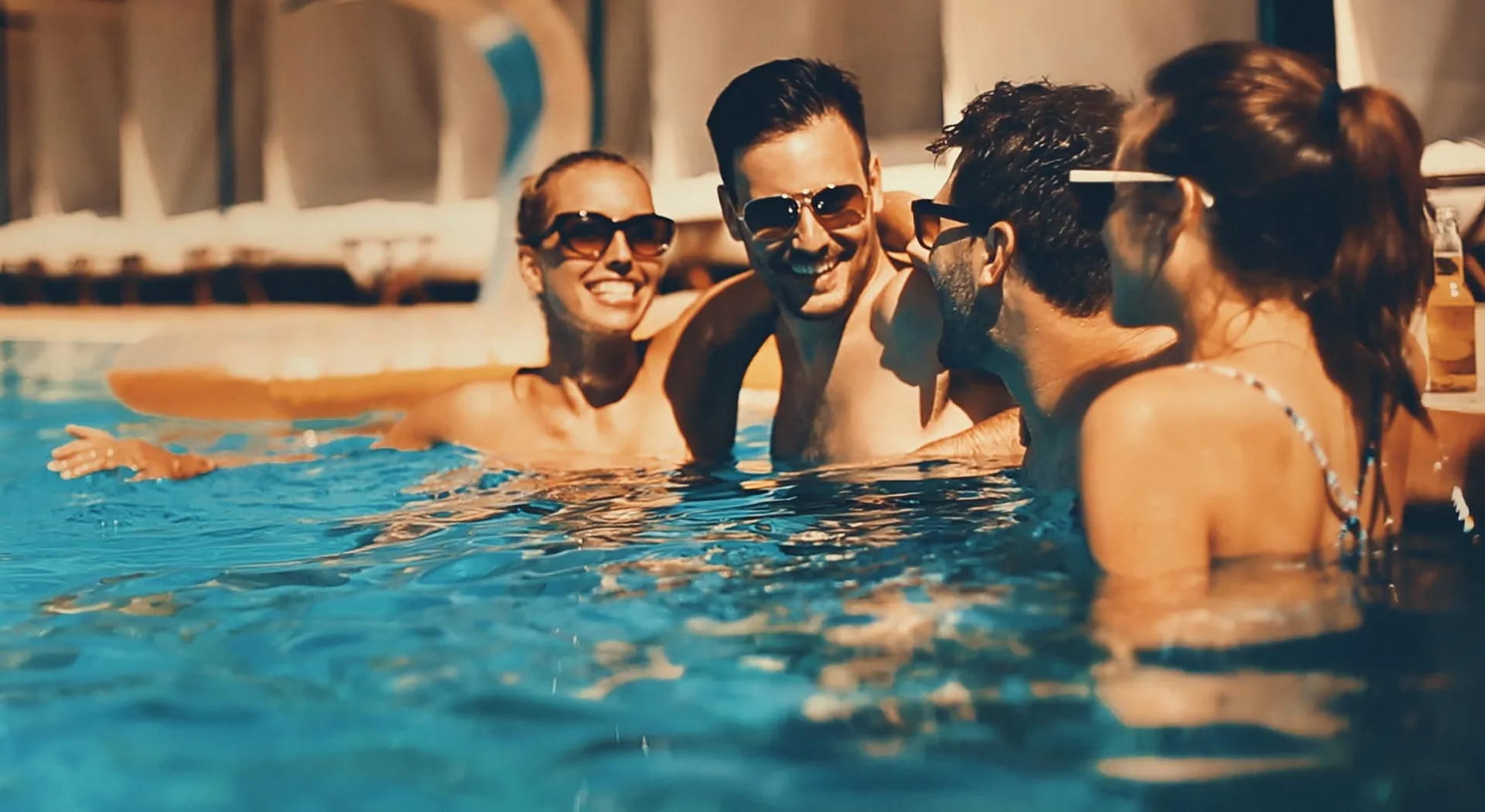 Wie man eine Poolparty organisiert