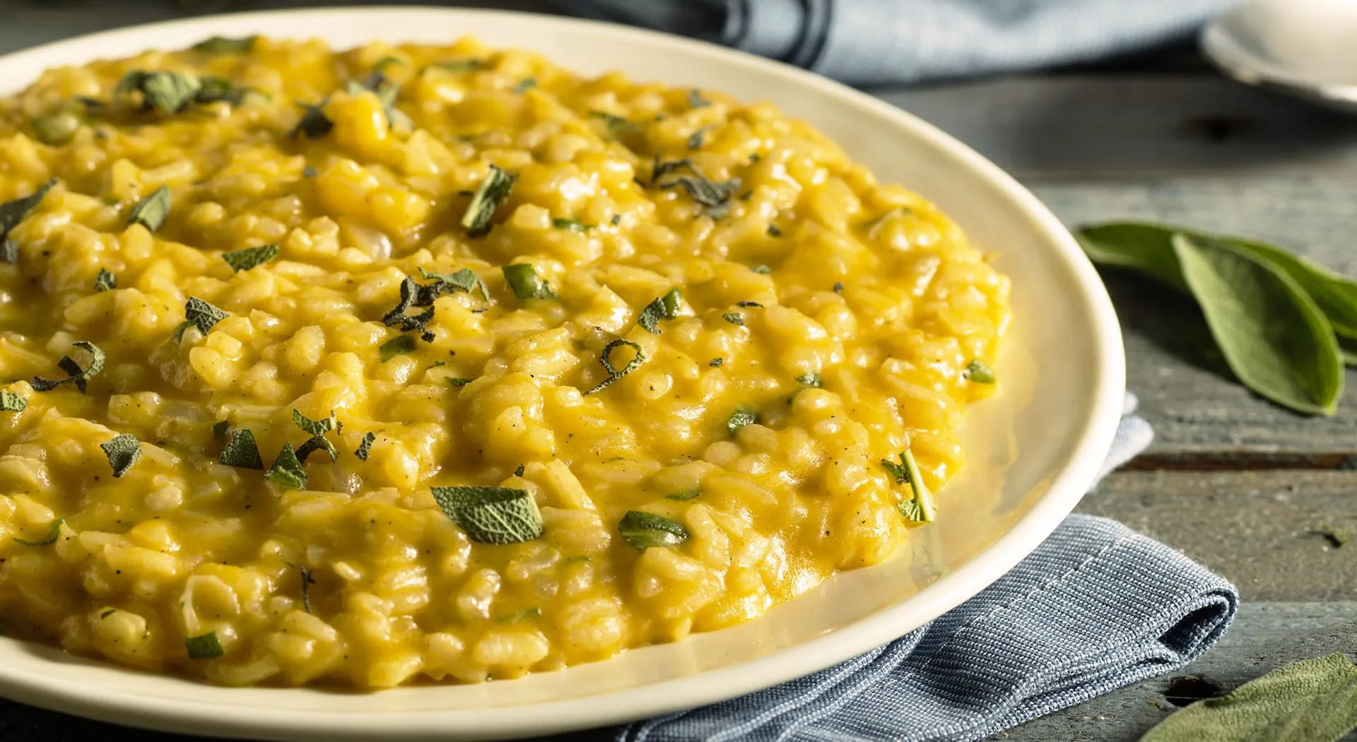 Risotto all'onda oder mantecato? Unterschiede und Tipps!